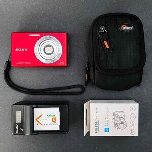 Sony CyberShot DSC-W330 _ 14.1Mp _ 4x Carl Zeiss Zoom _ Red _ Case, Charger + 2